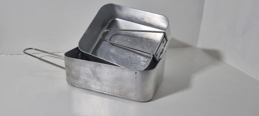 Mess Tins With Folding Handles Set of 2